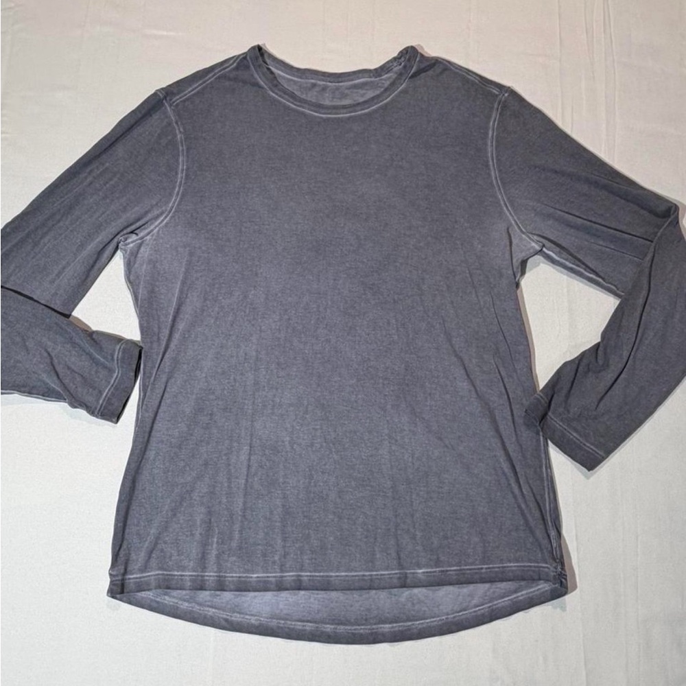 Lululemon Men’s casual longsleeve gray Large Athleisure Minimalist Sport